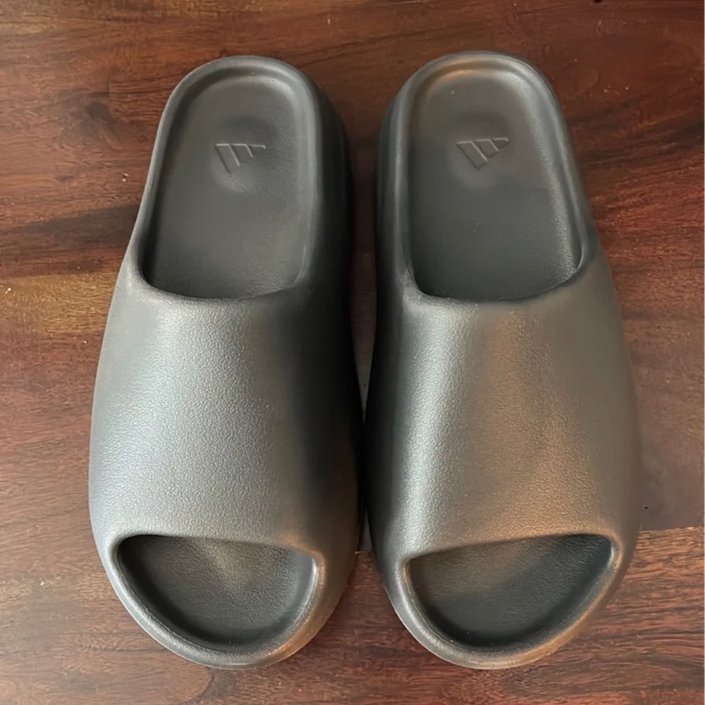 yeezy slides